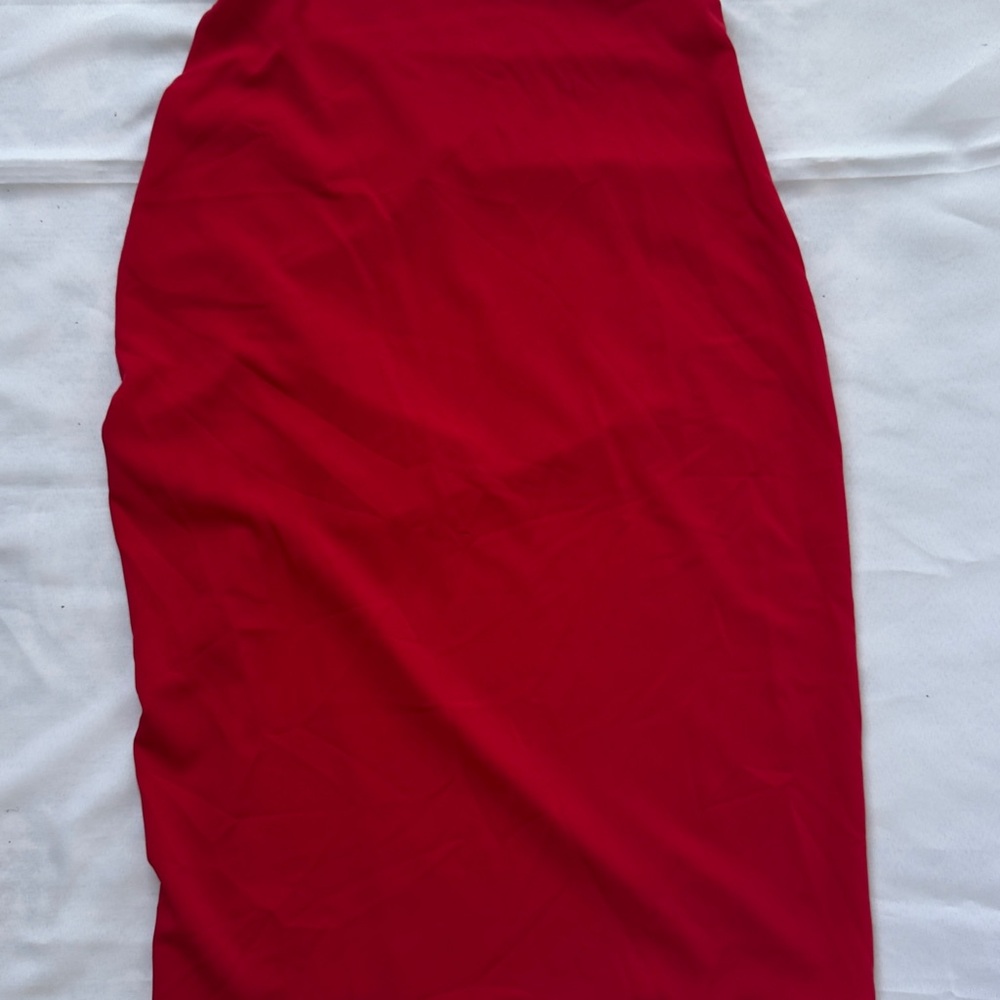 Chic Red Pencil Skirt - Picture 5 of 6